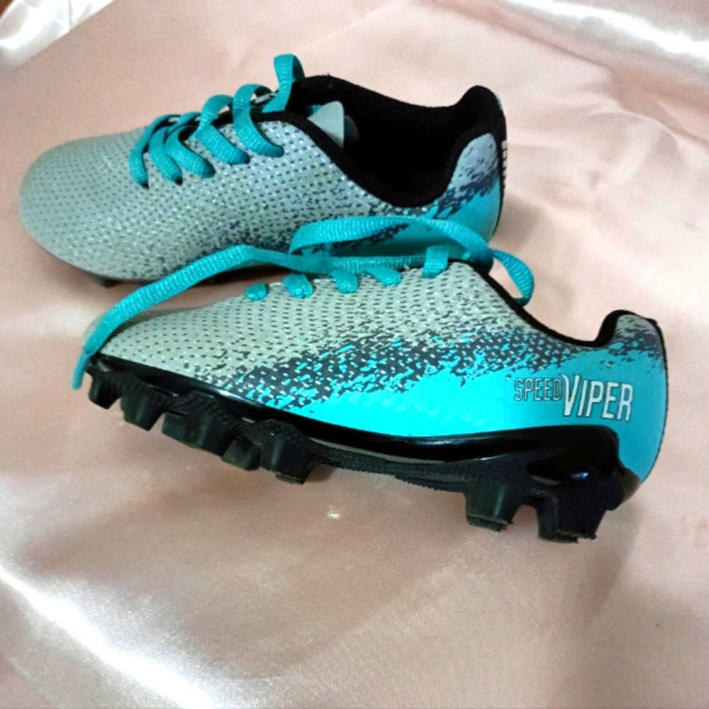 Soccer cleats